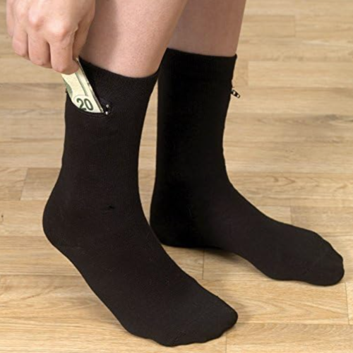 Calcetines con bolsillos: la última tendencia en moda masculina para el verano 2024 calcetines.com