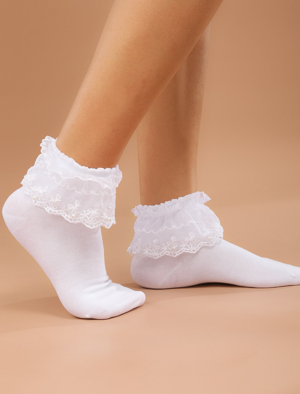 Calcetines con ribetes de encaje: Elegancia y sofisticación para tus pies